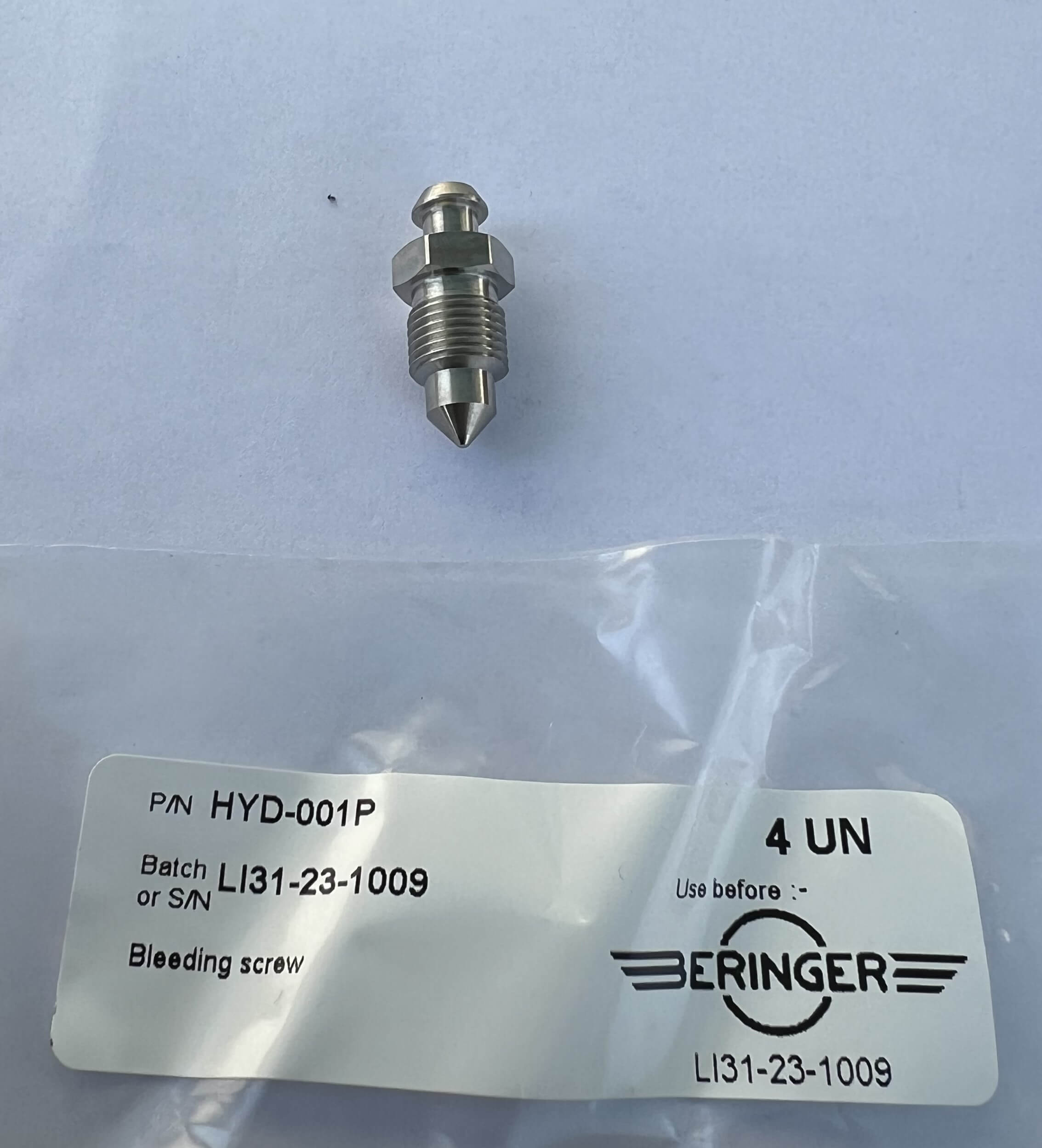 RACCORDO COMBINATO CON VITE SPURGO PER TUBO AD OCCHIELLO M10 passo 1 ORIGINALE CRG RACCORDO COMBINATO CON VITE SPURGO PER TUBO AD OCCHIELLO M10 passo 1 ORIGINALE CRG